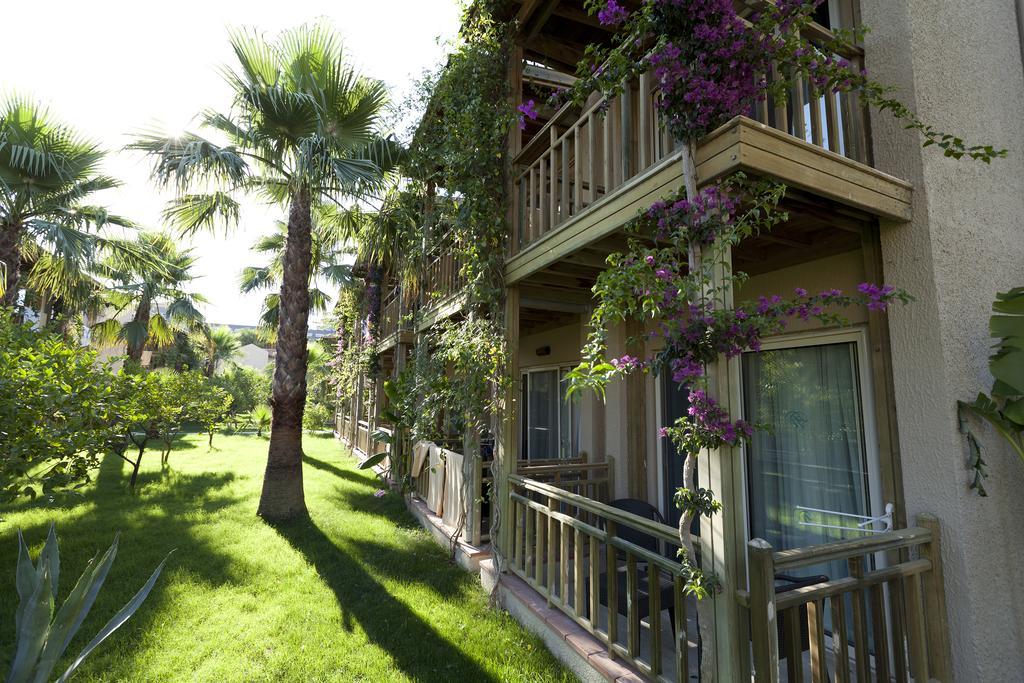 Paloma Oceana Hotel Side Exterior foto